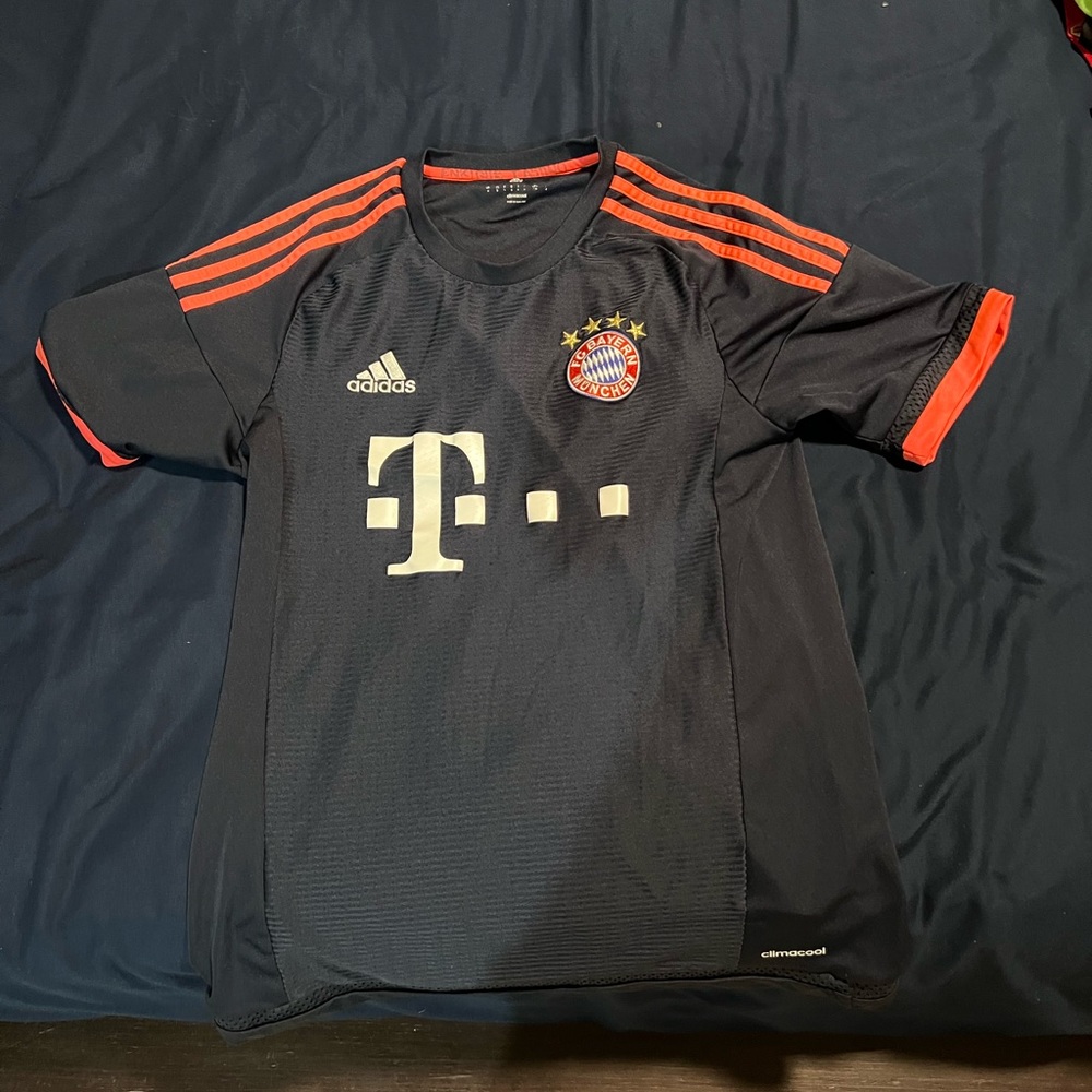Bayern Munich 2015/16 Third Kit